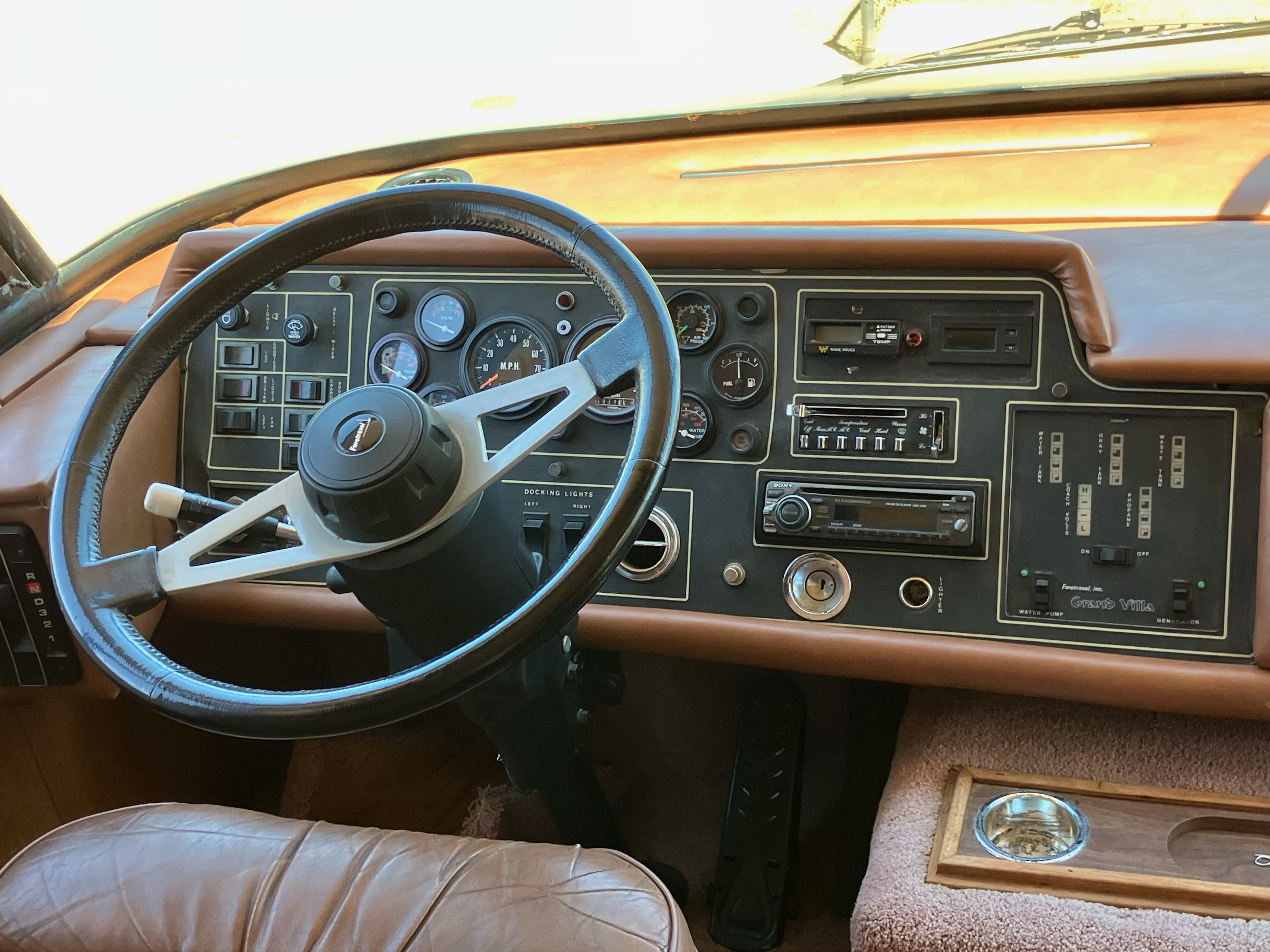 Driver side wheel / trim