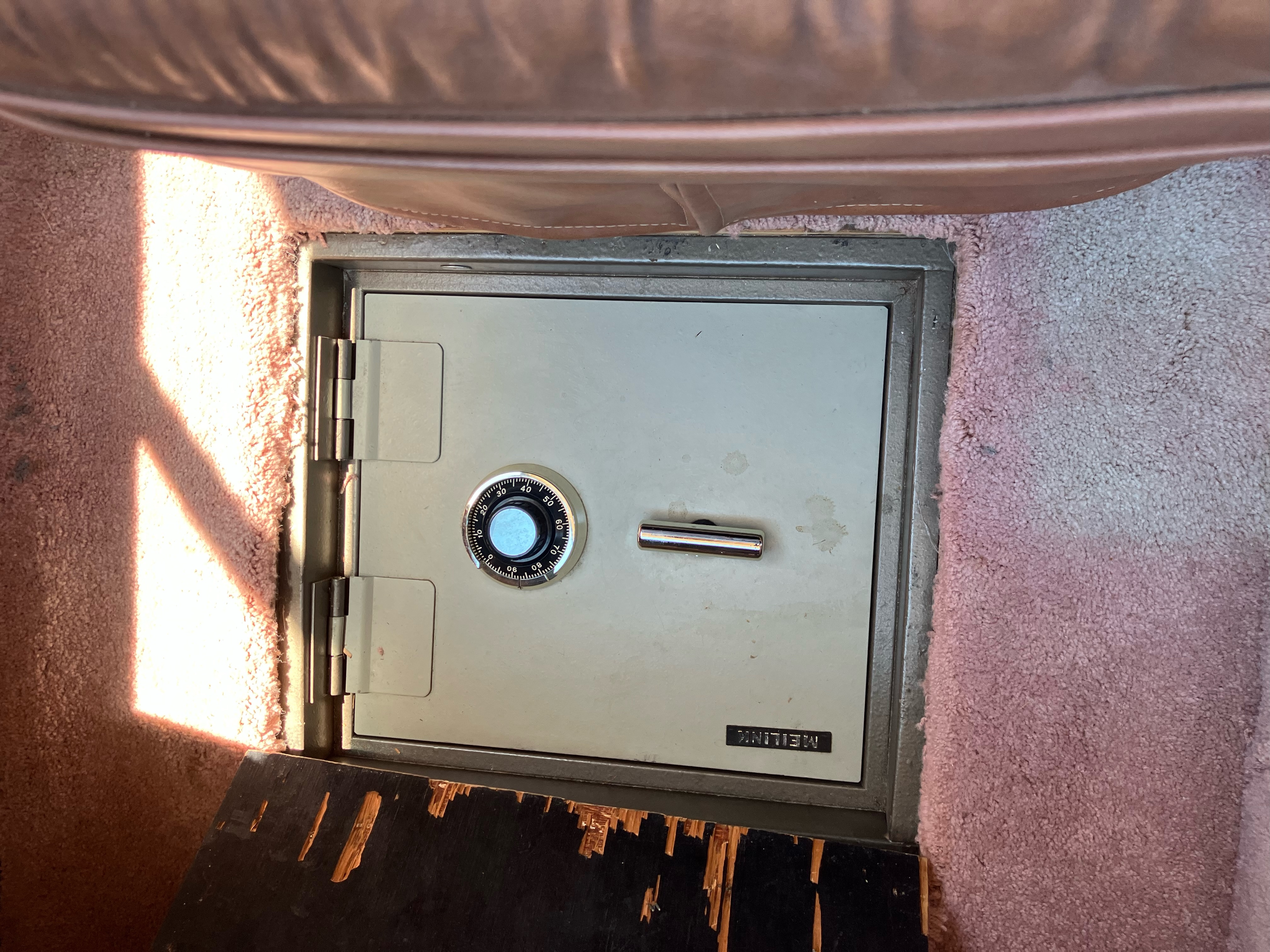 Built-in safe in floor